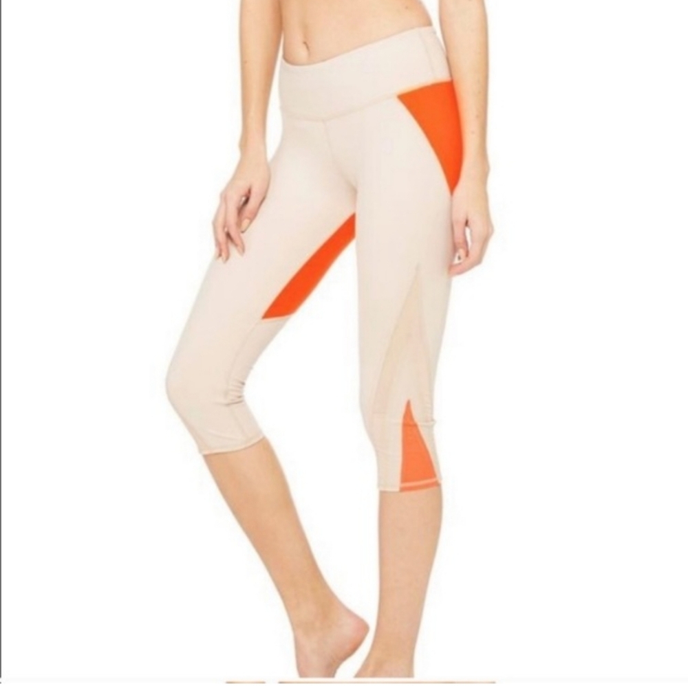 Alo yoga range capri leggings size m